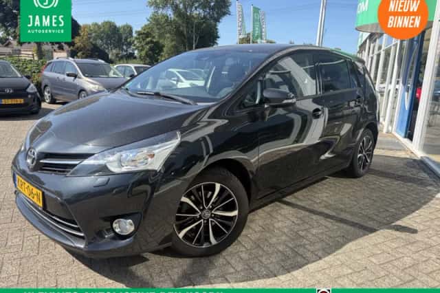 Toyota Verso (2017) thumbnail 1
