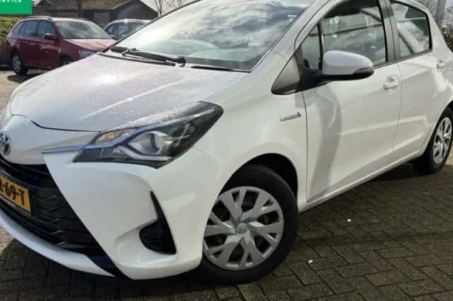 Toyota Yaris (2020) thumbnail 1