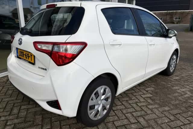 Toyota Yaris (2020) thumbnail 6