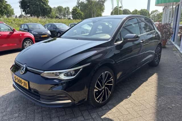 Volkswagen Golf (2020) thumbnail 2