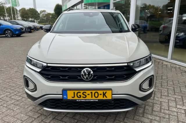 Volkswagen T-Roc (2025) thumbnail 4
