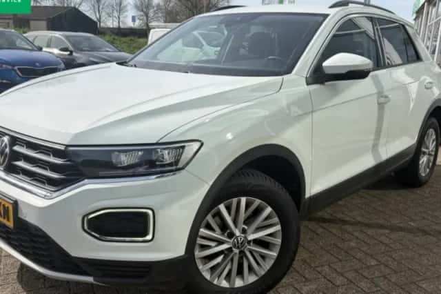 Volkswagen T-Roc (2021) thumbnail 1