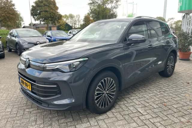 Volkswagen Tiguan (2025) thumbnail 2