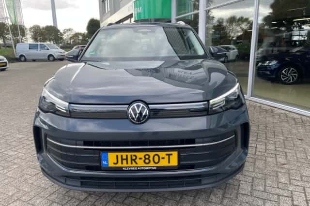 Volkswagen Tiguan (2025) thumbnail 3