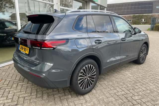Volkswagen Tiguan (2025) thumbnail 6