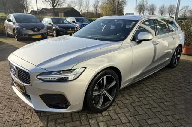 Volvo V90 (2019) thumbnail 3