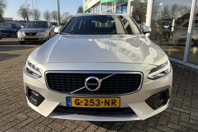 Volvo V90 (2019) thumbnail 4