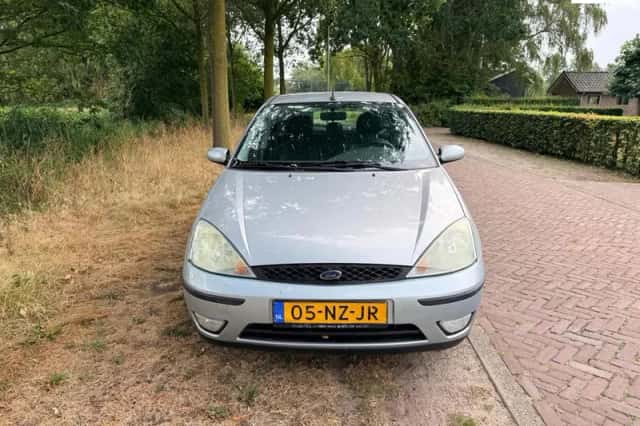 Ford Focus (2004) thumbnail 1