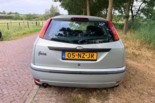 Ford Focus (2004) thumbnail 5