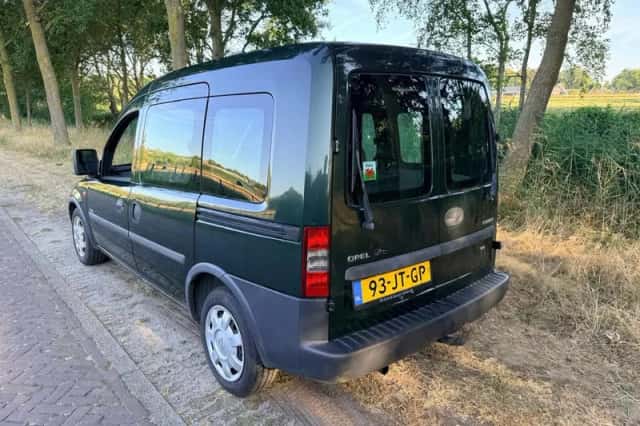 Opel Tour (2002) thumbnail 4