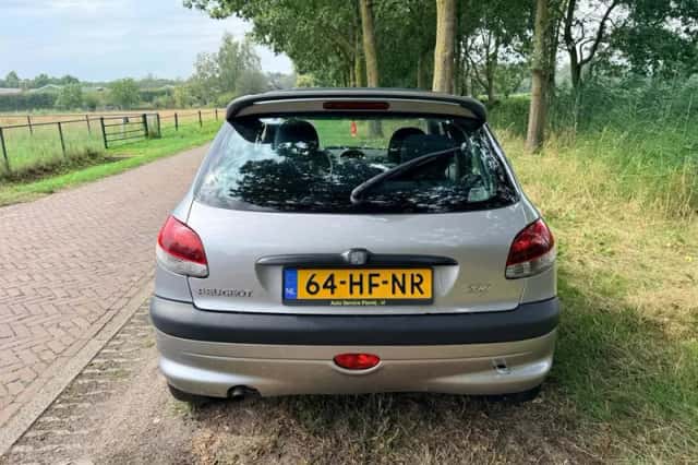 Peugeot 206 (2001) thumbnail 5