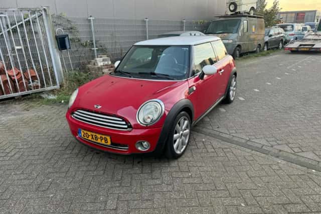 MINI Cooper (2007) thumbnail 1