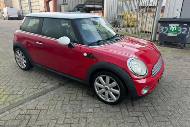 MINI Cooper (2007) thumbnail 5