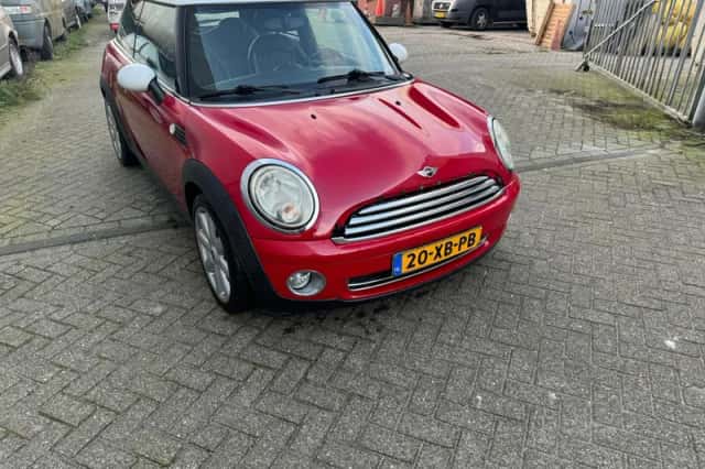 MINI Cooper (2007) thumbnail 6