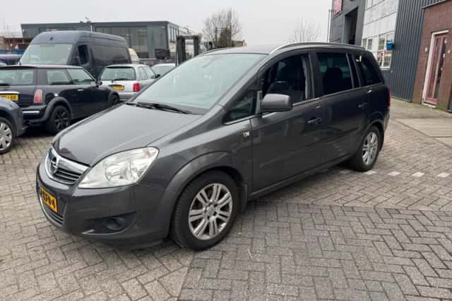 Opel Zafira (2009) thumbnail 1