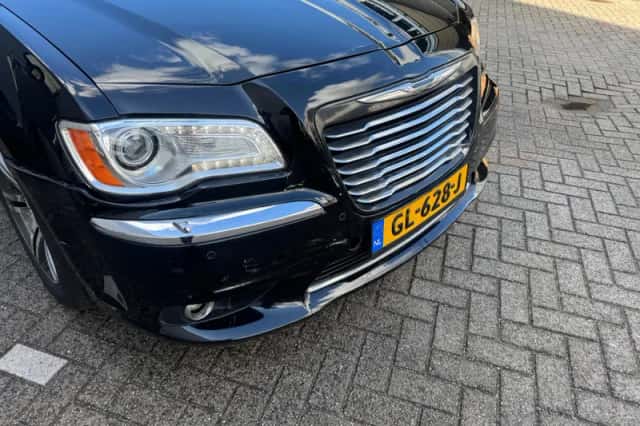 Chrysler 300C (2012) thumbnail 5