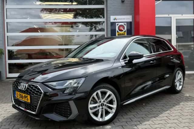 Audi A3 (2021) thumbnail 1