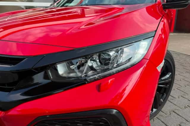 Honda Civic (2019) thumbnail 3