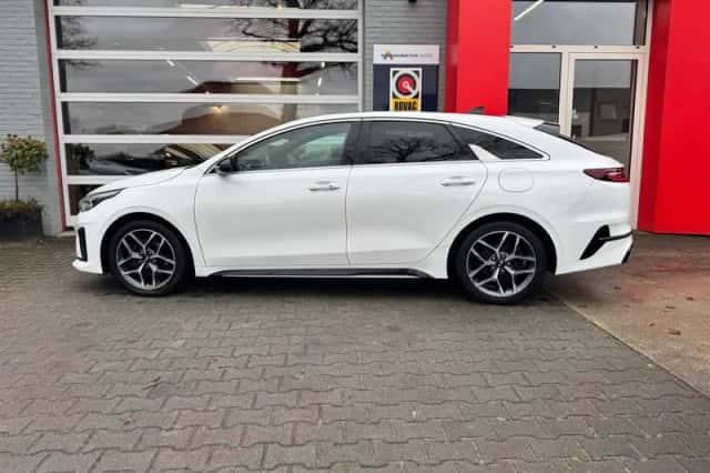 Kia Proceed (2020) thumbnail 5
