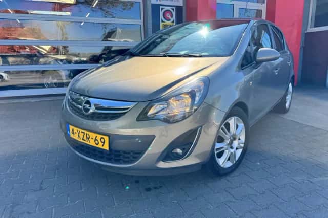 Opel Corsa (2014) thumbnail 3