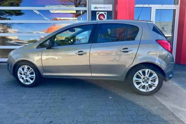 Opel Corsa (2014) thumbnail 4