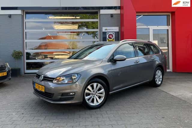 Volkswagen Golf (2014) thumbnail 2