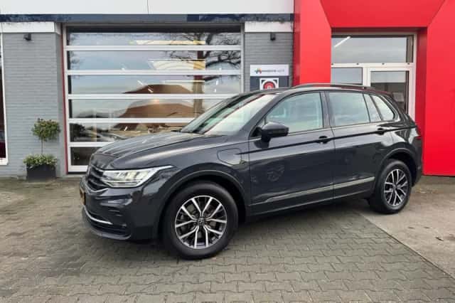 Volkswagen Tiguan (2022) thumbnail 6