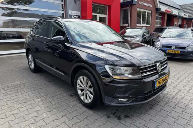 Volkswagen Tiguan (2018) thumbnail 2