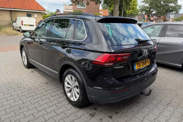 Volkswagen Tiguan (2018) thumbnail 4