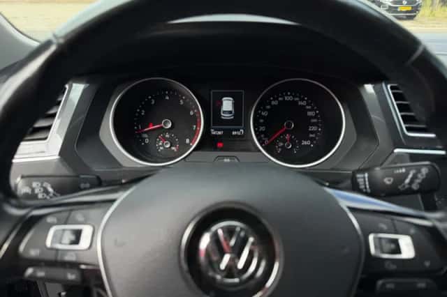 Volkswagen Tiguan (2018) thumbnail 6