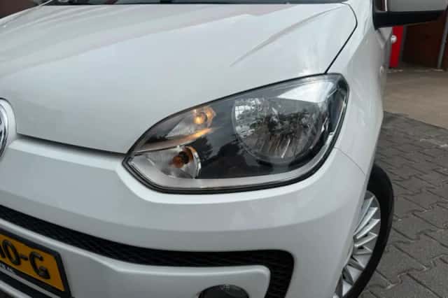 Volkswagen Up! (2013) thumbnail 3