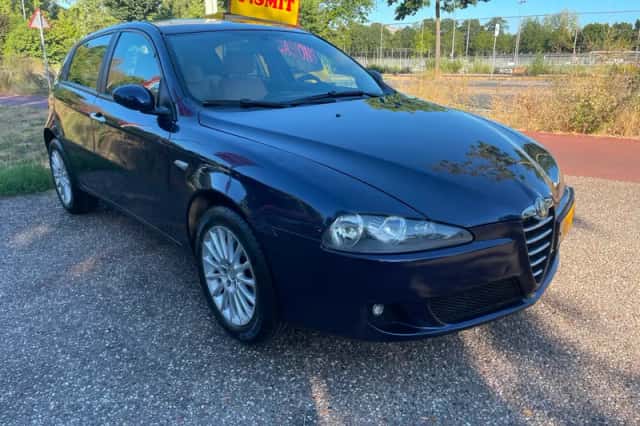 Alfa Romeo 147 (2005) thumbnail 1