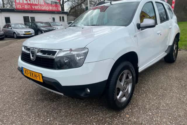Dacia Duster (2012) thumbnail 3