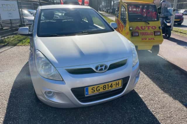 Hyundai i20 (2009) thumbnail 2