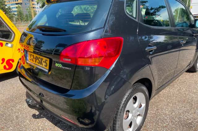 Kia Venga (2011) thumbnail 5