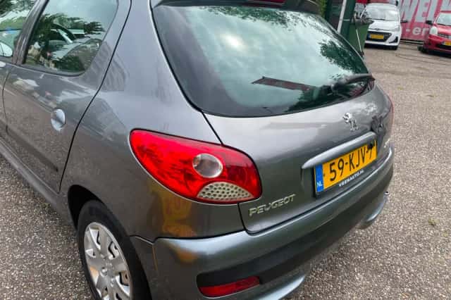 Peugeot 206 (2010) thumbnail 4