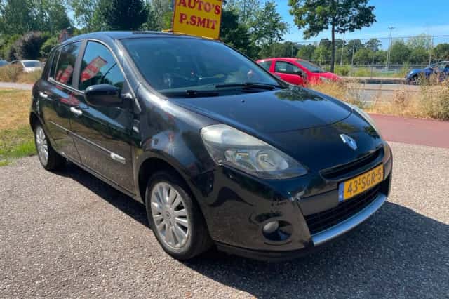 Renault Clio (2011) thumbnail 1