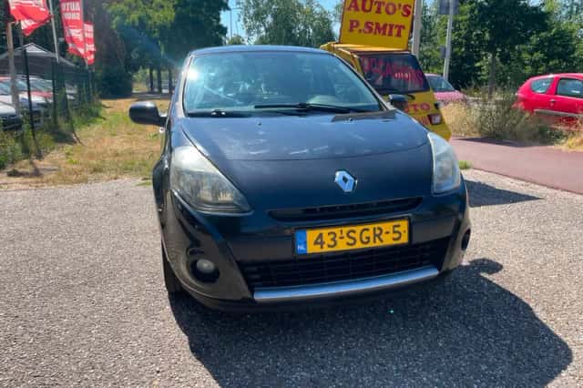 Renault Clio (2011) thumbnail 2