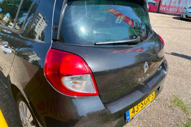 Renault Clio (2011) thumbnail 4