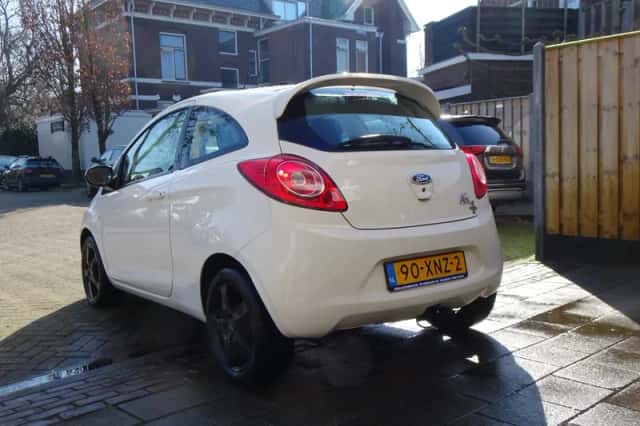 Ford Ka (2012) thumbnail 4
