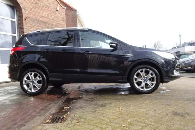 Ford Kuga (2014) thumbnail 6