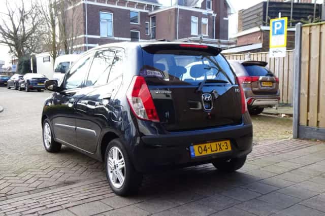 Hyundai i10 (2010) thumbnail 2