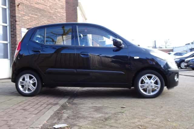 Hyundai i10 (2010) thumbnail 5