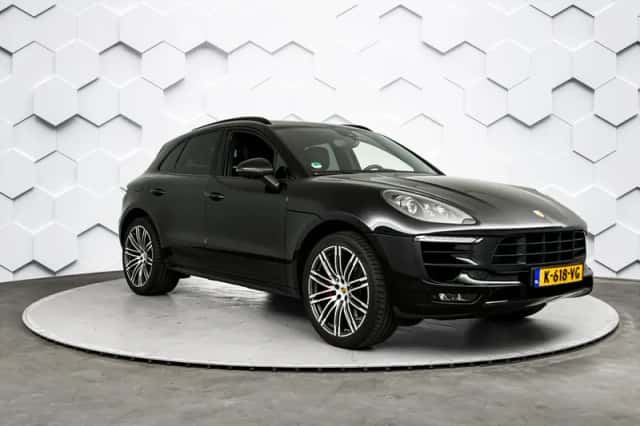 Porsche Macan (2018) thumbnail 3