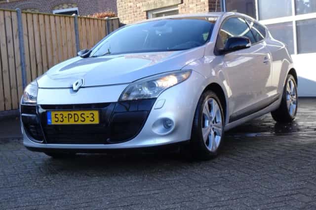 Renault Mégane (2011) thumbnail 1