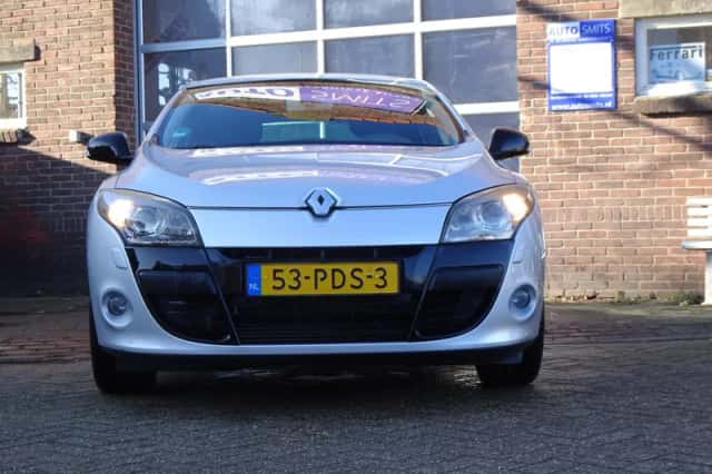 Renault Mégane (2011) thumbnail 2