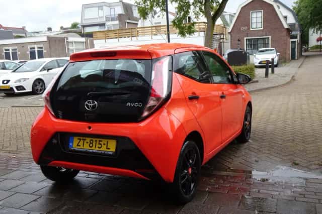 Toyota Aygo (2015) thumbnail 5