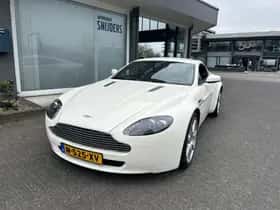 Aston Martin Vantage thumbnail 3