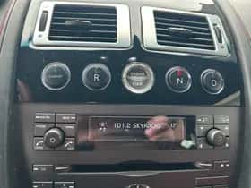 Aston Martin Vantage thumbnail 30