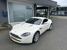 Aston Martin Vantage thumbnail 4